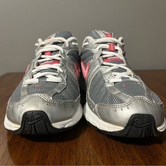Nike Impact Zone Retro Women
Size 11 Gray Pink Athletic
Running Shoes 327860-061 - Picture 3 of 14